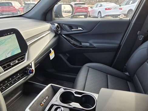 New 2026 Chevrolet Equinox LT w/ Convenience Package II AWD/4WD image 9