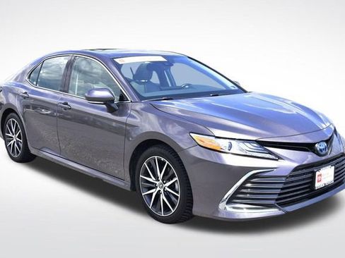 Certified 2024 Toyota Camry XLE w/ Cold Weather Package FWD image 6