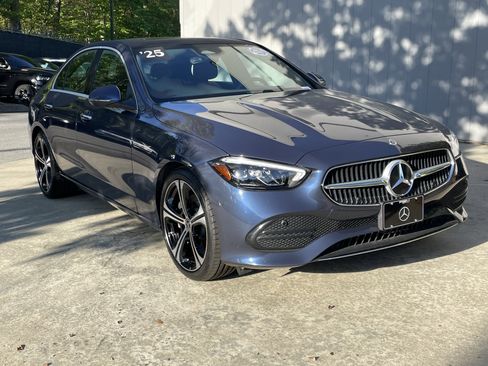 Used 2025 Mercedes-Benz C 300 Sedan image 4
