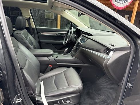 Used 2019 Cadillac XT5 Luxury image 16