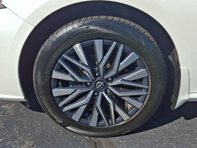 Used 2023 Nissan Altima 2.5 SV AWD/4WD image 8