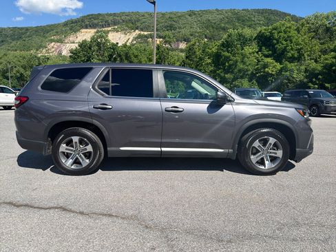 Used 2025 Honda Pilot EX-L image 8