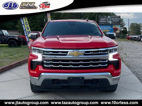 Used 2022 Chevrolet Silverado 1500 LT AWD/4WD image 2