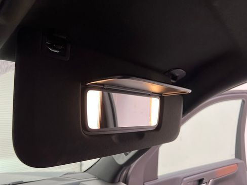 Used 2025 GMC Yukon XL Denali RWD image 64
