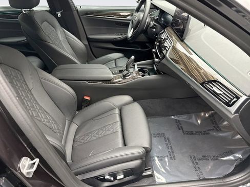 Used 2023 BMW 530i xDrive w/ Executive Package image 19