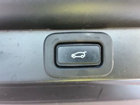 Used 2023 Land Rover Range Rover SE image 37