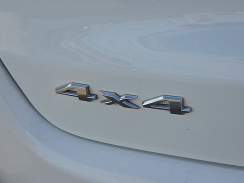 Used 2024 Jeep Compass Latitude image 9