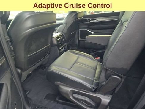 Used 2024 Jeep Wagoneer Series II AWD/4WD image 11
