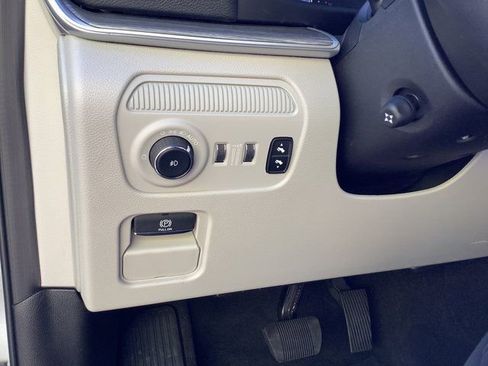 New 2023 Jeep Wagoneer Series III w/ Preferred Equipment Group image 15