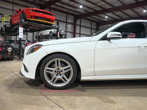 Used 2014 Mercedes-Benz E 350 E 350 Luxury 4MATIC AWD 4dr Se image 3