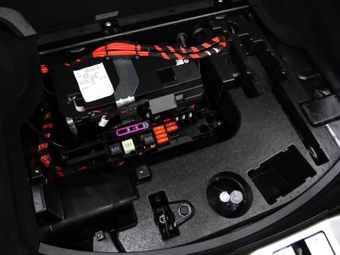 Used 2024 Bentley Flying Spur W12 image 59