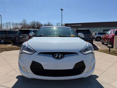 Used 2017 Hyundai Veloster Value Edition image 12