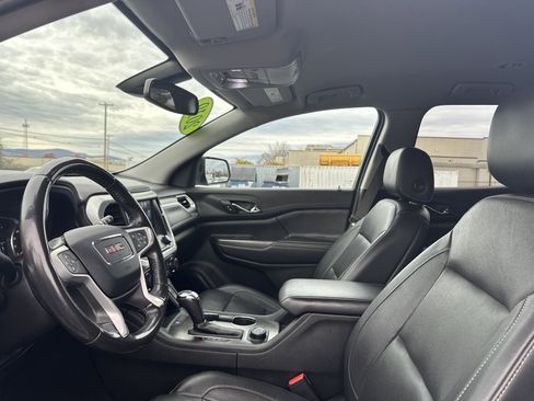 Used 2019 GMC Acadia SLT w/ Black Edition image 12