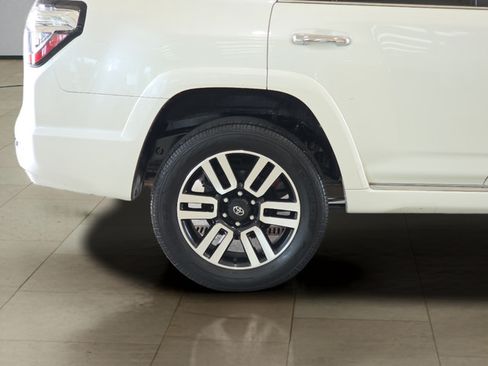 Used 2022 Toyota 4Runner Limited AWD/4WD image 31