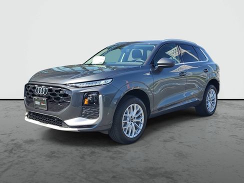 New 2026 Audi Q3 quattro 2.0T AWD/4WD image 2