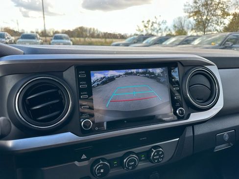 Used 2022 Toyota Tacoma SR5 w/ SR5 Appearance Package (SM) image 19