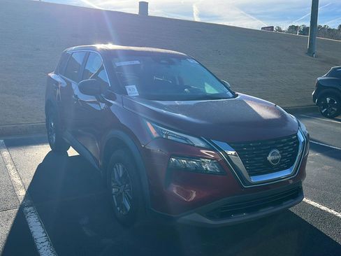 Used 2023 Nissan Rogue S image 6