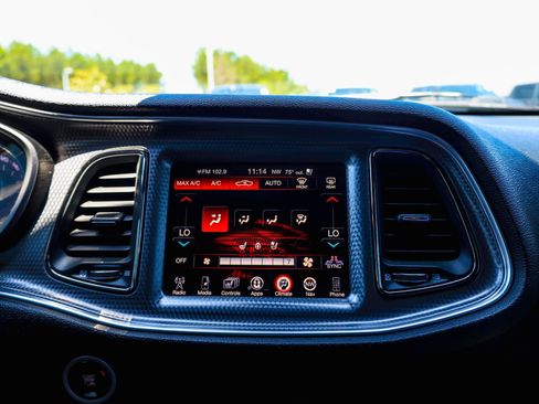 Used 2015 Dodge Challenger SRT Hellcat RWD image 16