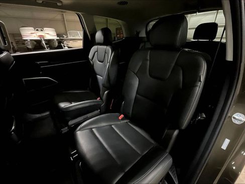 Used 2025 Kia Telluride S AWD/4WD image 25