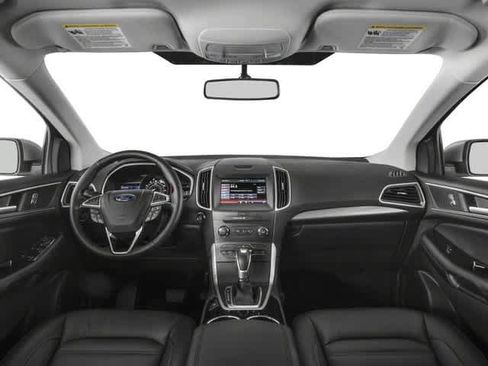 Used 2018 Ford Edge Titanium w/ Equipment Group 302A AWD/4WD image 5