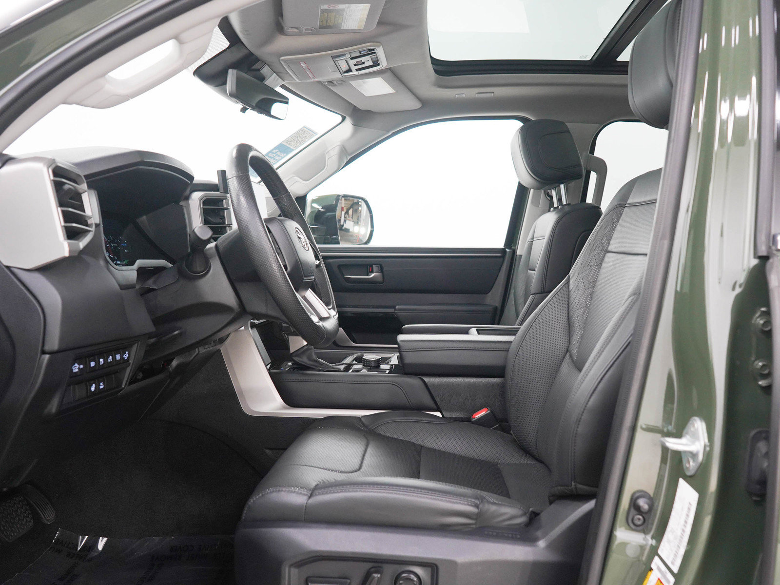 Used 2023 Toyota Tundra Limited AWD/4WD image 23
