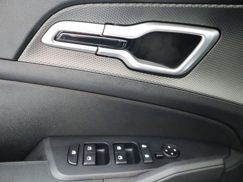 Used 2023 Kia Sportage LX image 36