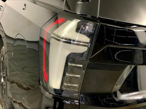 Used 2025 Chevrolet Tahoe High Country image 28