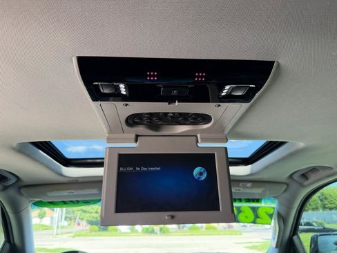 Used 2019 Cadillac Escalade Premium Luxury AWD/4WD image 11