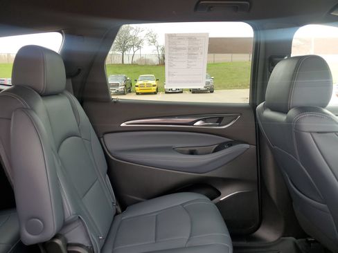 Used 2022 Buick Enclave Essence w/ Sport Touring Edition FWD image 32