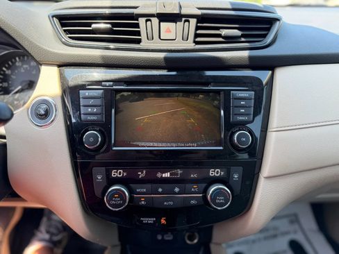 Used 2020 Nissan Rogue FWD image 16