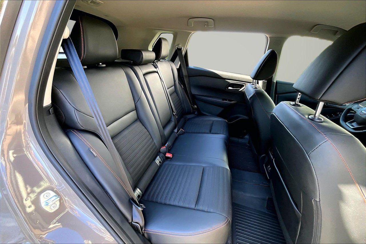 Used 2026 Nissan Rogue SV AWD/4WD image 22