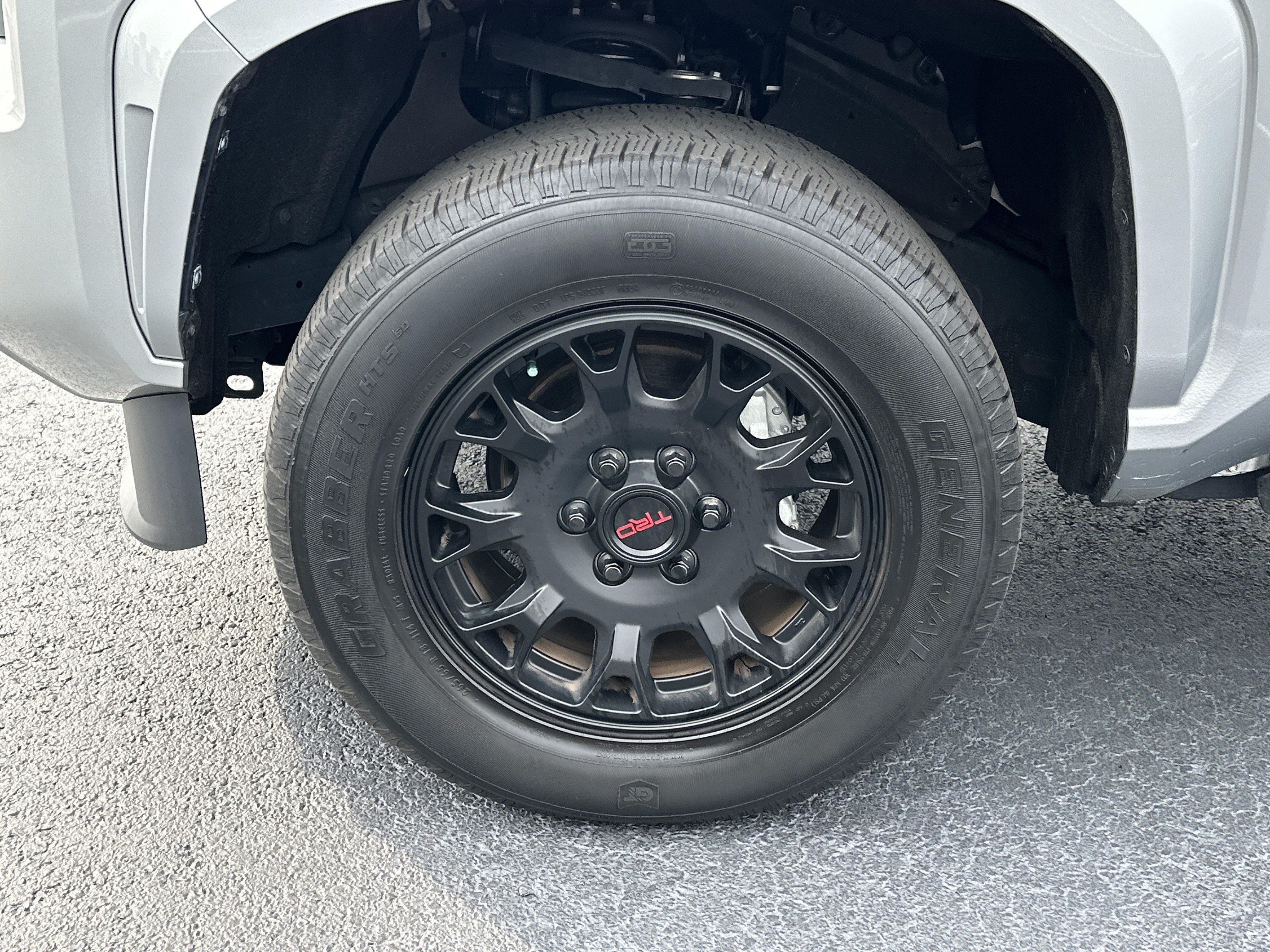Used 2024 Toyota Tacoma SR5 w/ SR5 Upgrade Package AWD/4WD image 11