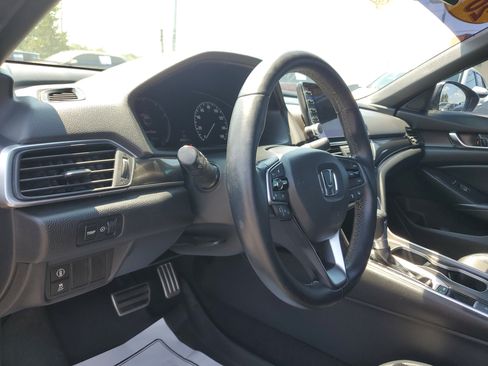 Used 2018 Honda Accord Sport image 16