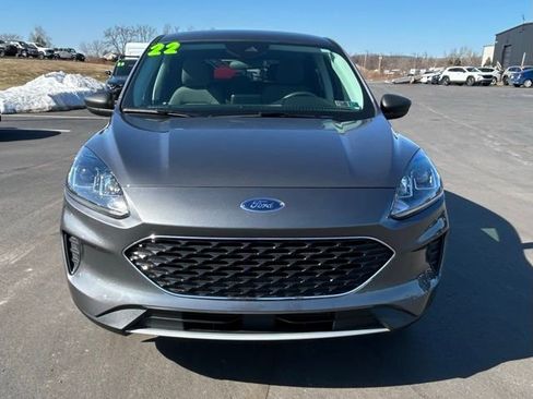 Used 2022 Ford Escape SE image 2