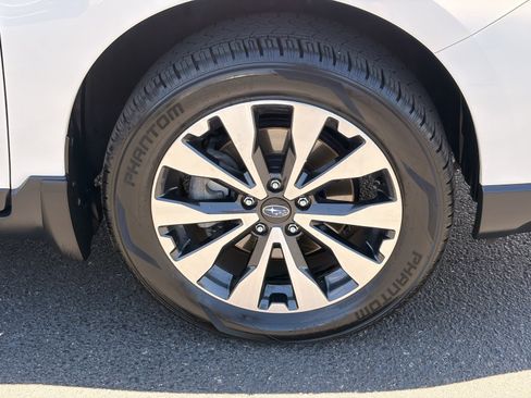 Used 2017 Subaru Outback 2.5i Limited AWD/4WD image 9