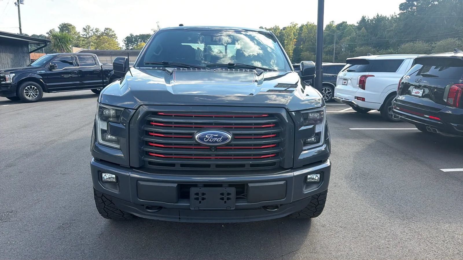 Used 2016 Ford F150 Lariat w/ Equipment Group 502A Luxury AWD/4WD image 2