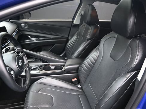 Certified 2022 Hyundai Elantra Limited image 10