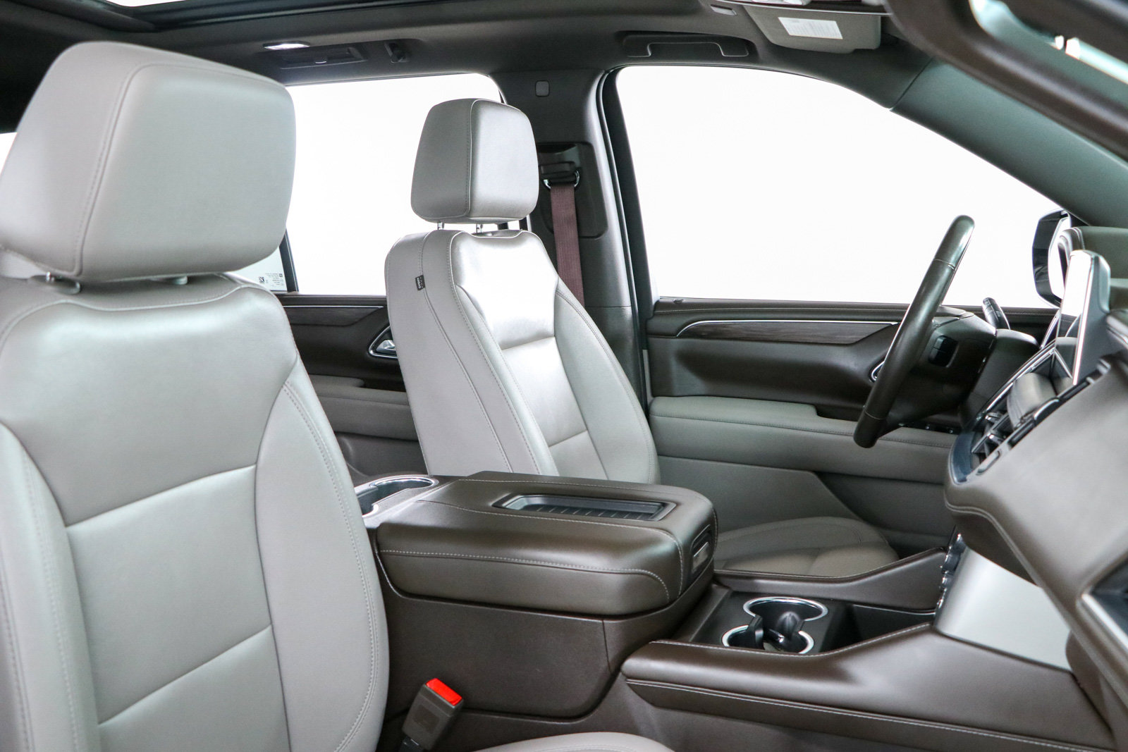 Used 2023 Chevrolet Tahoe Z71 w/ Luxury Package AWD/4WD image 31