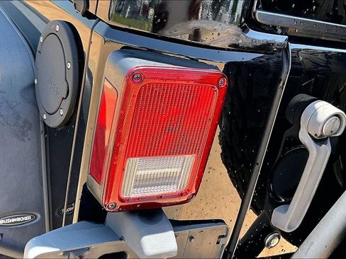 Used 2012 Jeep Wrangler Unlimited Sahara AWD/4WD image 25