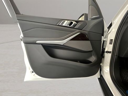 New 2026 BMW X5 xDrive40i w/ Premium Package image 9