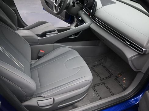 Used 2023 Hyundai Elantra SEL FWD image 19