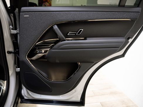 Used 2025 Land Rover Range Rover Sport Dynamic SE image 46