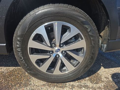 Used 2024 Subaru Outback Premium AWD/4WD image 11