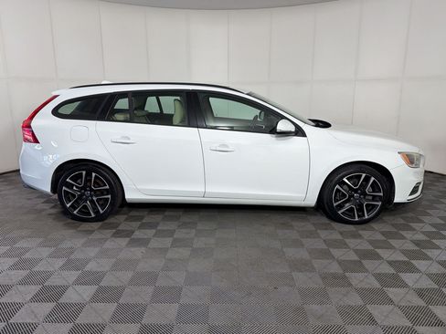 Used 2018 Volvo V60 T5 Dynamic w/ Vision Package FWD image 8