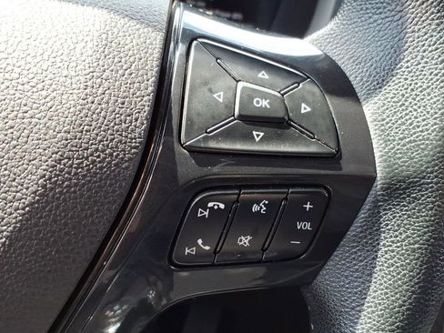 Used 2017 Ford Explorer XLT w/ Equipment Group 202A AWD/4WD image 26