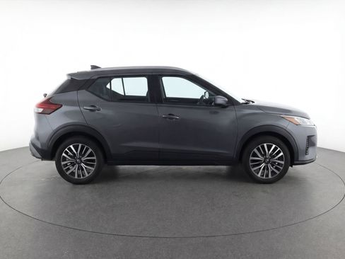 Used 2024 Nissan Kicks SV image 11