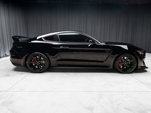 Used 2016 Ford Mustang Shelby GT350R w/ GT350R Equipment Group 920A RWD image 16