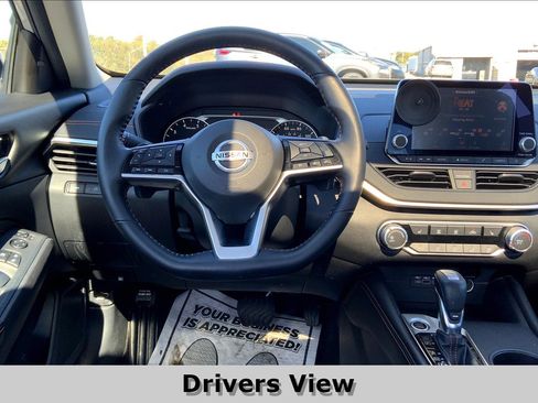 Used 2020 Nissan Altima 2.5 SR w/ Premium Package image 4
