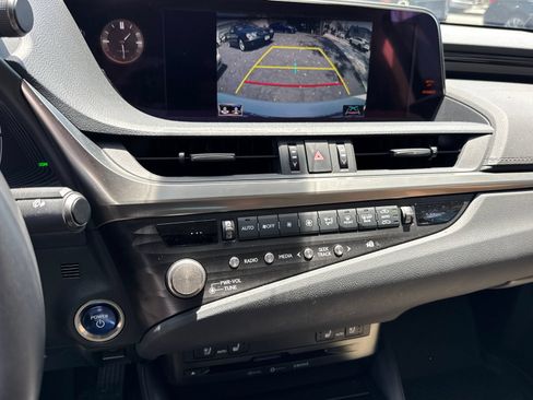 Used 2021 Lexus ES 300h w/ Premium Package FWD image 19