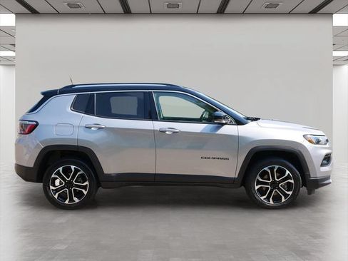 Used 2022 Jeep Compass Limited w/ Sun and Sound Group AWD/4WD image 6